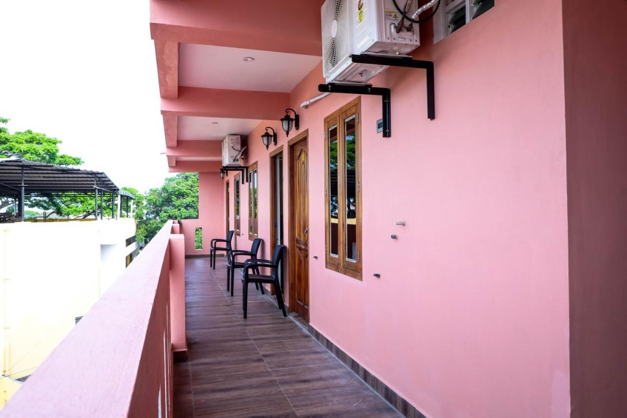 French Villa Puducherry Eksteriør billede