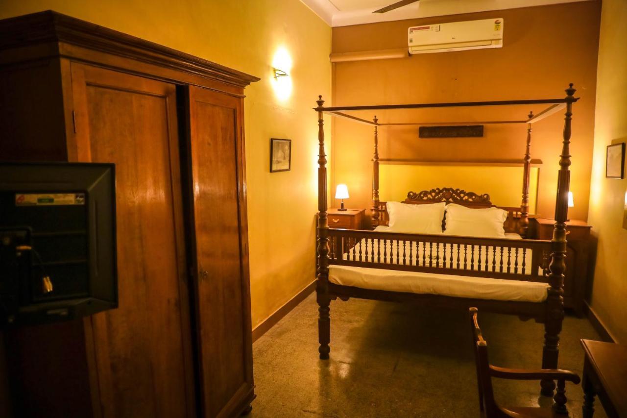 French Villa Puducherry Eksteriør billede