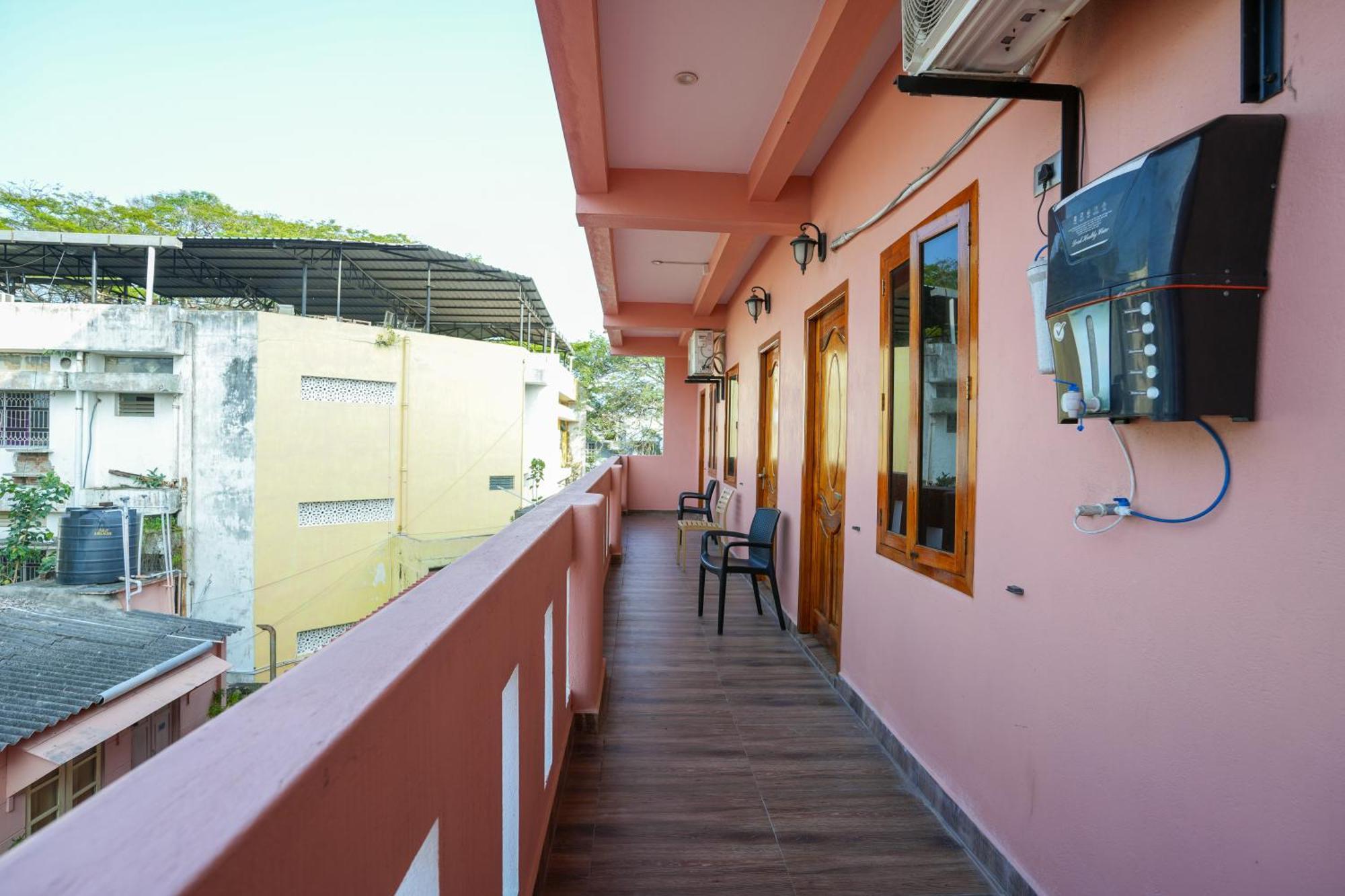French Villa Puducherry Eksteriør billede