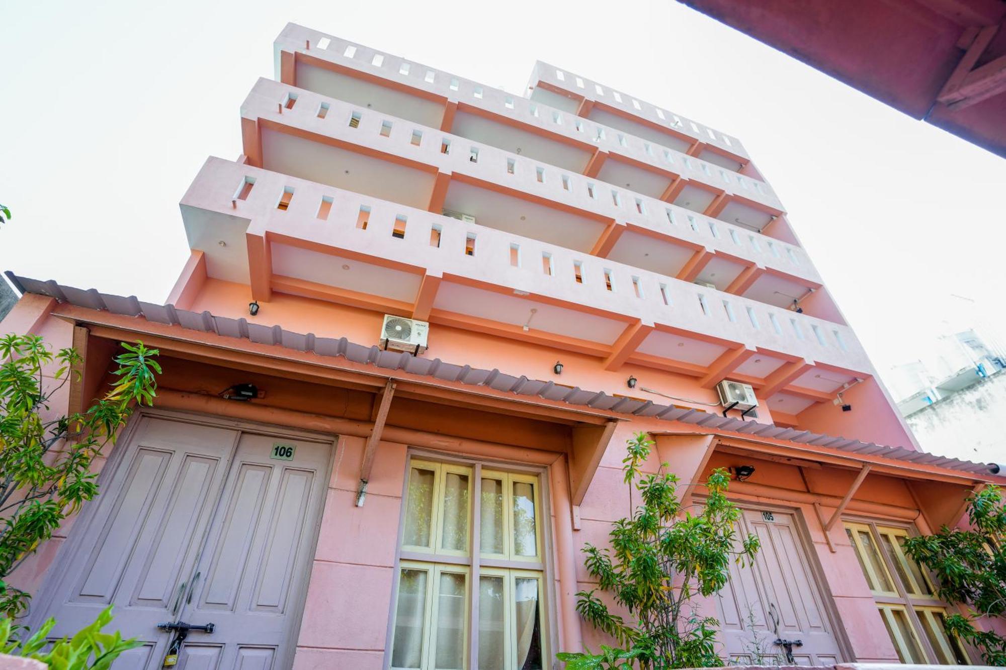 French Villa Puducherry Eksteriør billede