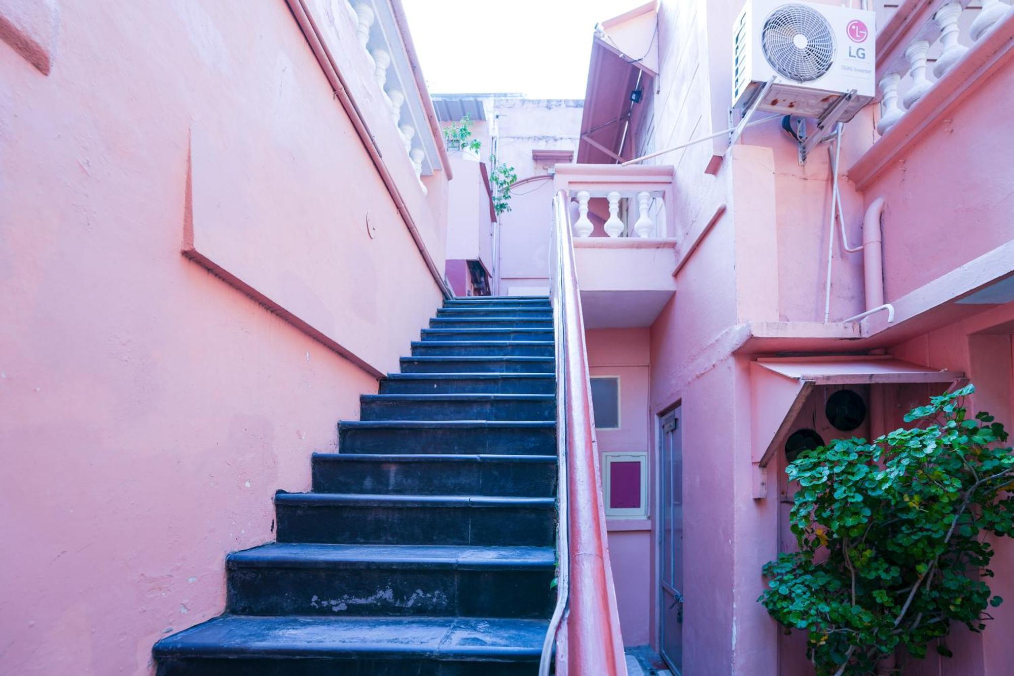 French Villa Puducherry Eksteriør billede