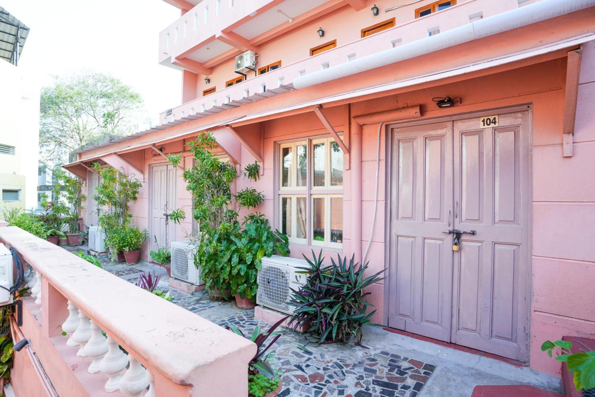 French Villa Puducherry Eksteriør billede