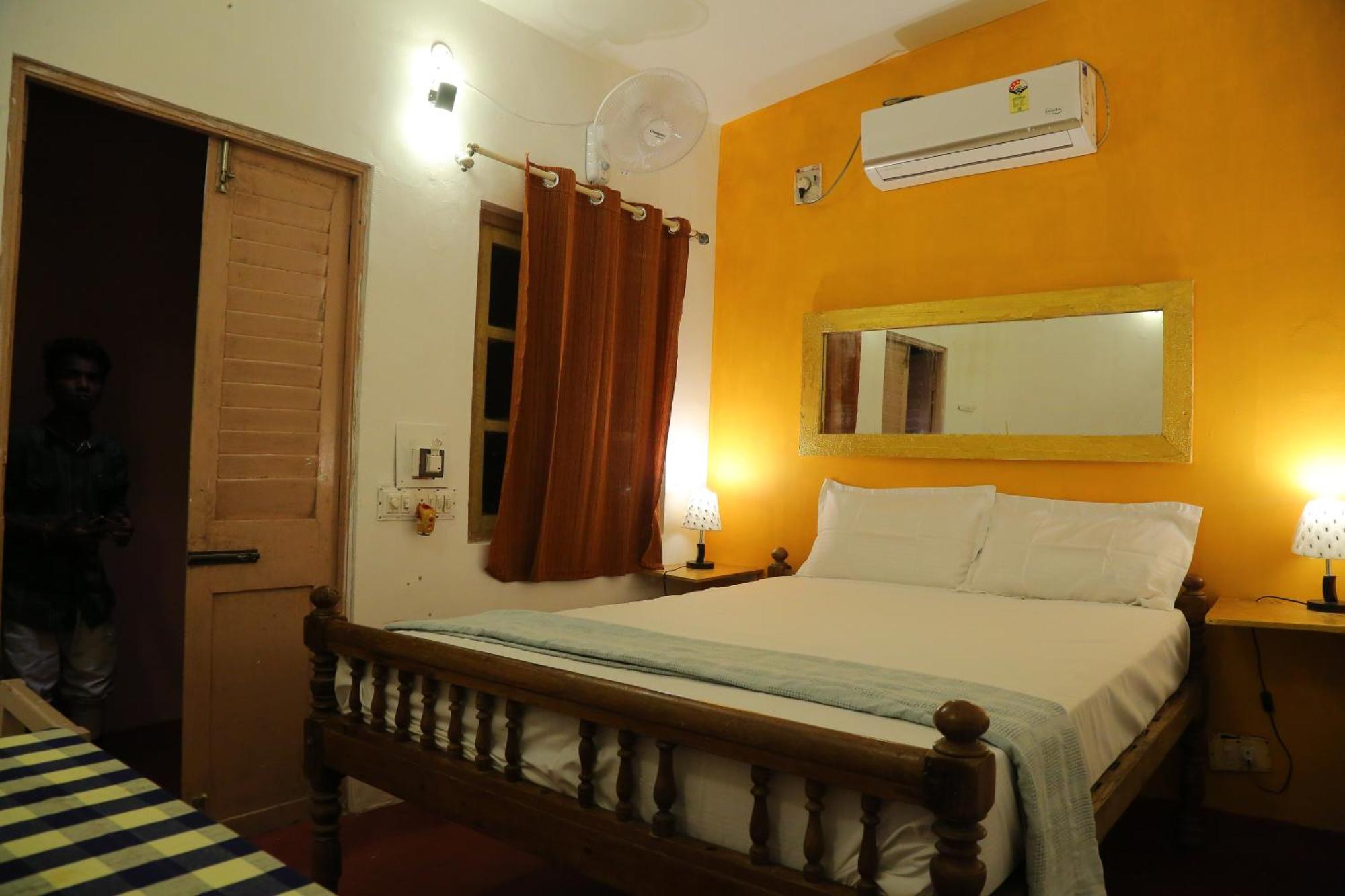French Villa Puducherry Eksteriør billede