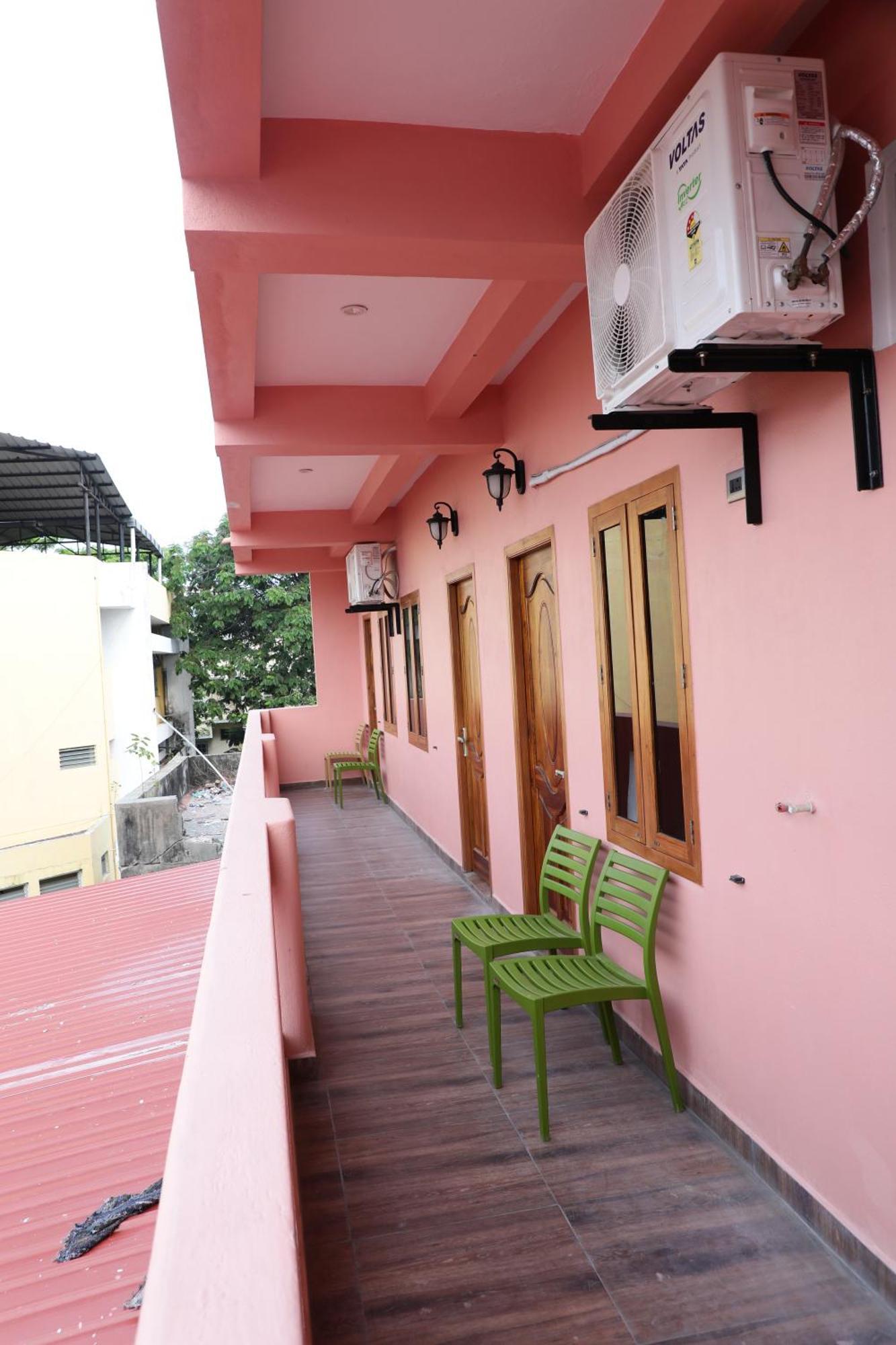French Villa Puducherry Eksteriør billede